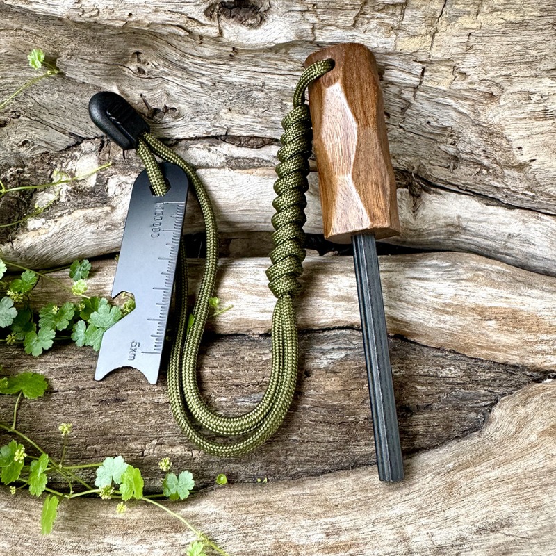 Hexagonal Firestone Rod Wooden - огляд і ціна Ferro Rod Striker